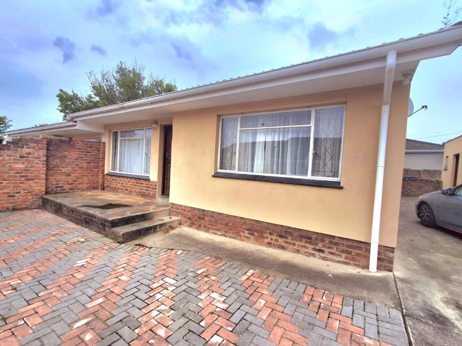 3 Bedroom Property for Sale in Cambridge West Eastern Cape